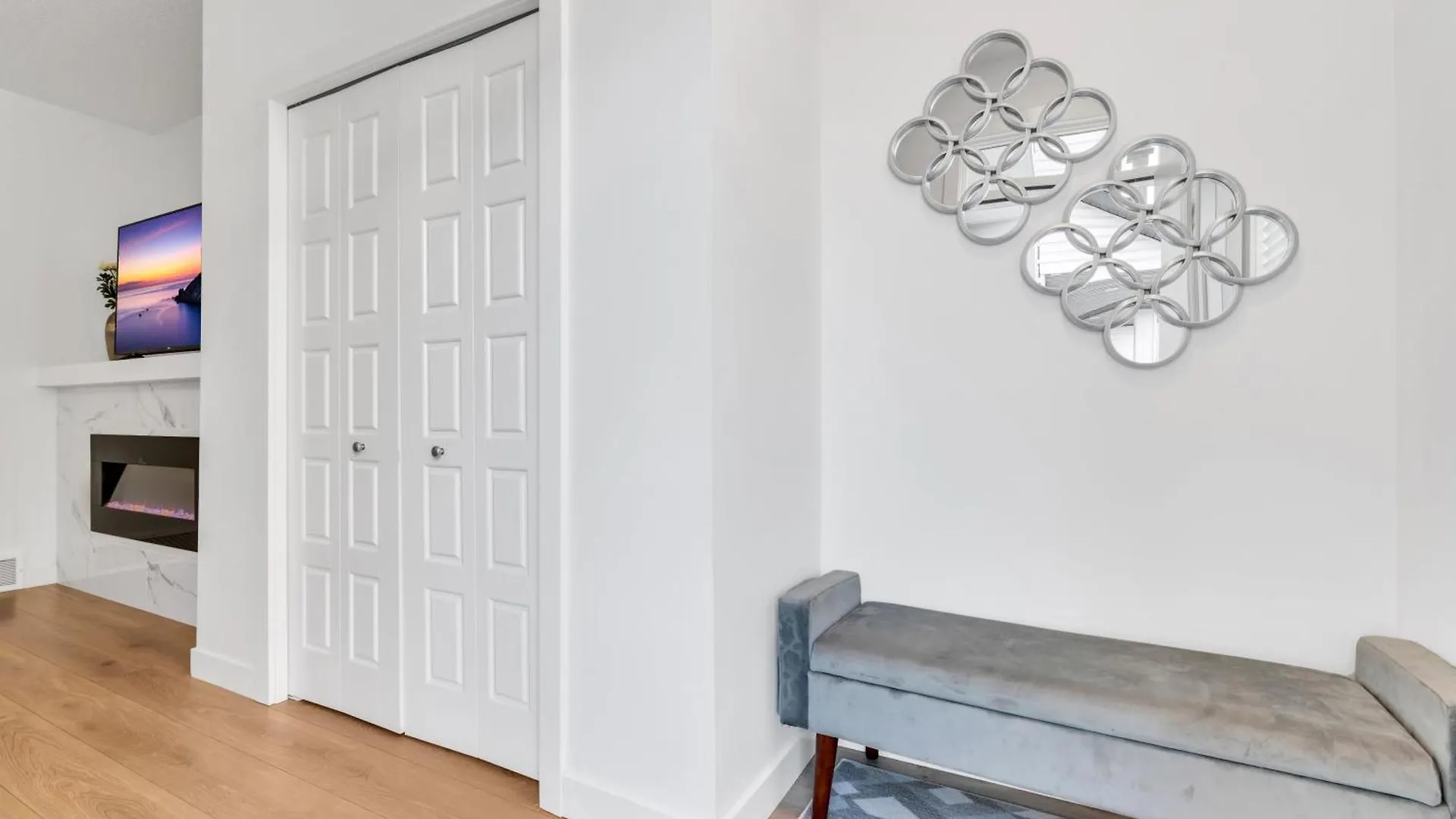 Your Happy Place Seton3 Bed. Sleeps 6. 2.5Bath YYC Kanada