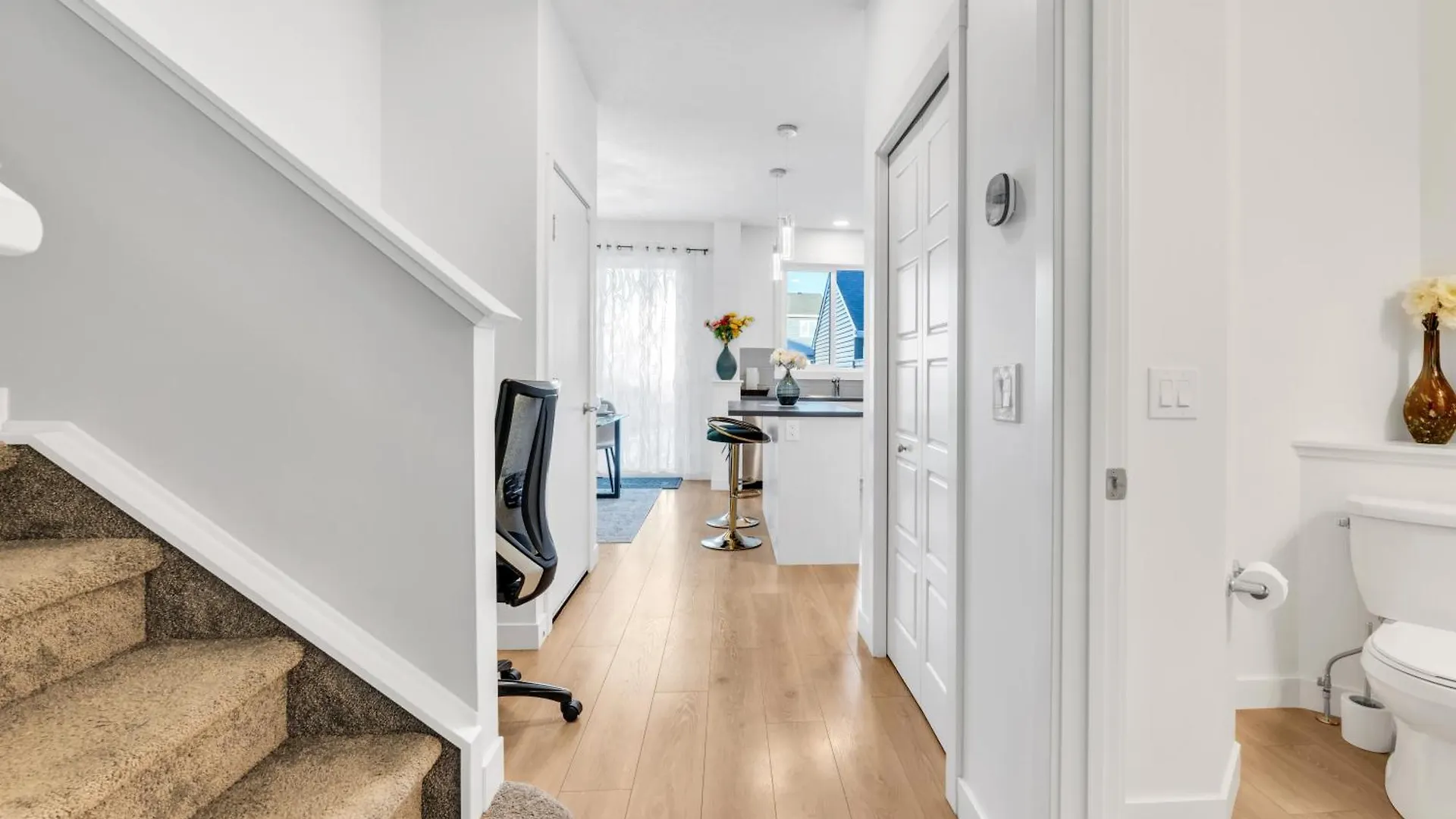 Your Happy Place Seton3 Bed. Sleeps 6. 2.5Bath YYC