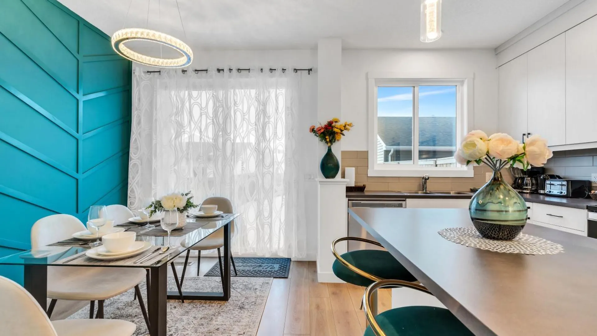 Your Happy Place Seton3 Bed. Sleeps 6. 2.5Bath YYC 0*,