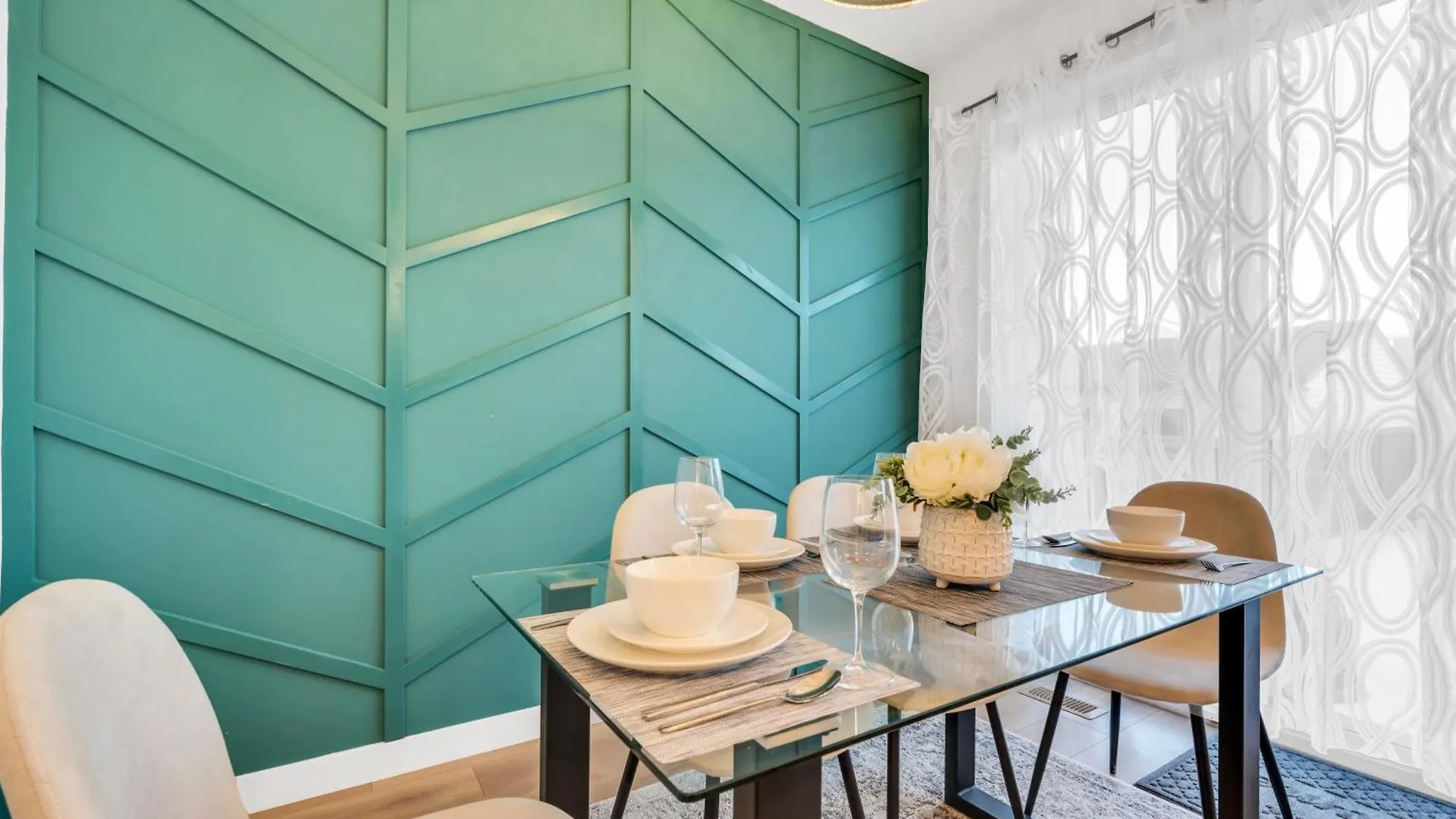 Your Happy Place Seton3 Bed. Sleeps 6. 2.5Bath YYC 0*,  Kanada