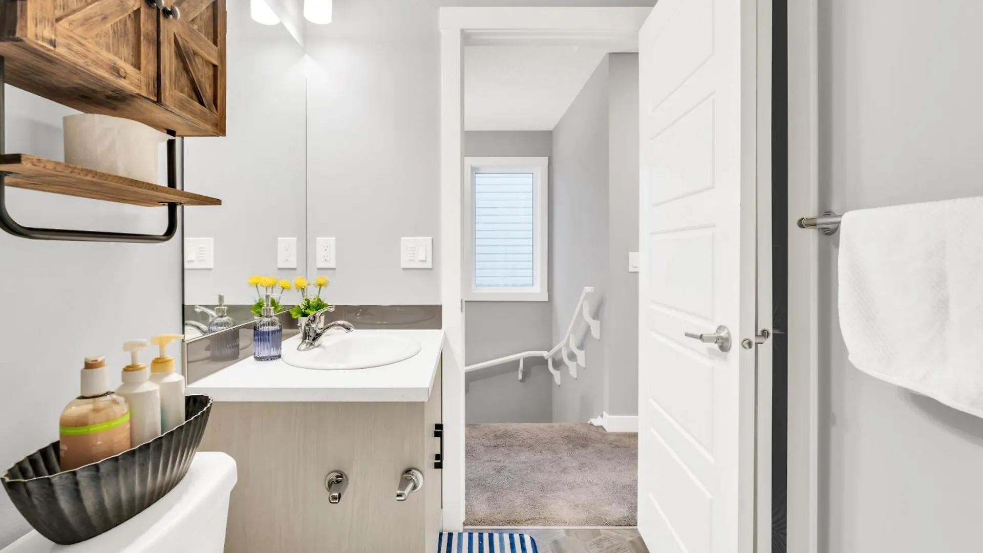 Your Happy Place Seton3 Bed. Sleeps 6. 2.5Bath YYC 0*,